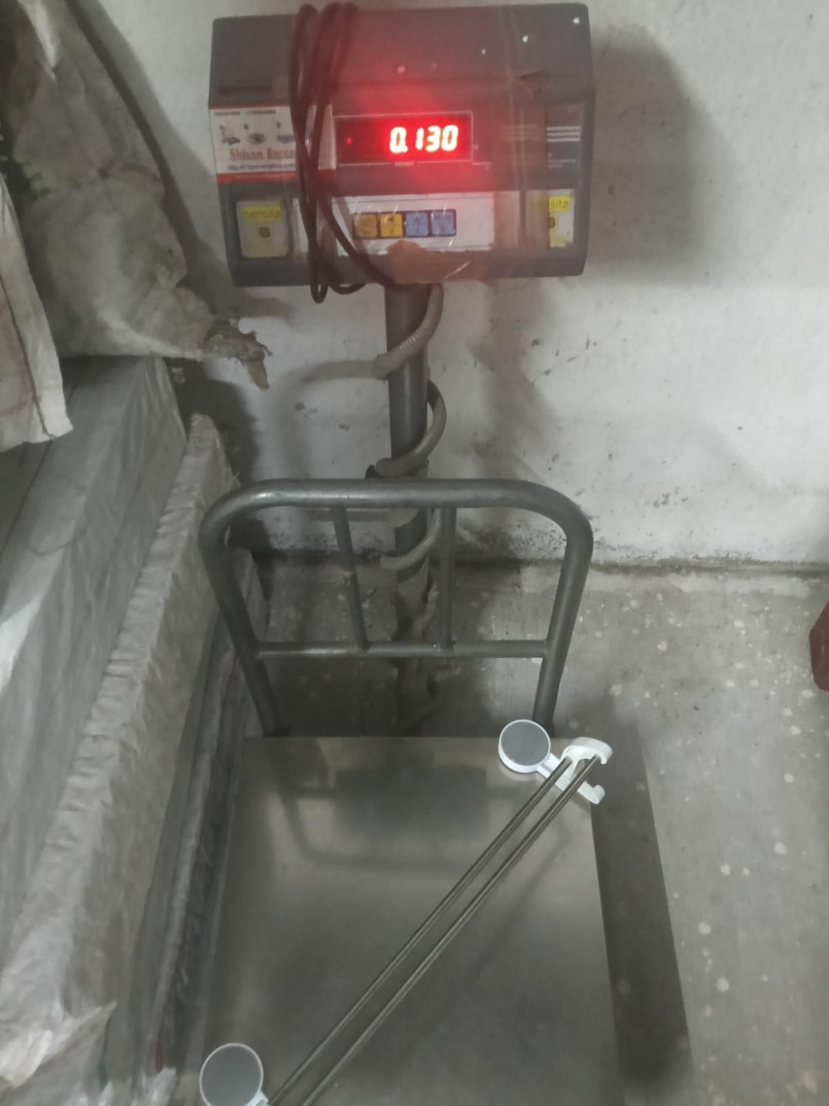 Stainless Steel Wall Mount Bathroom Towel Holder (Pack of 1)